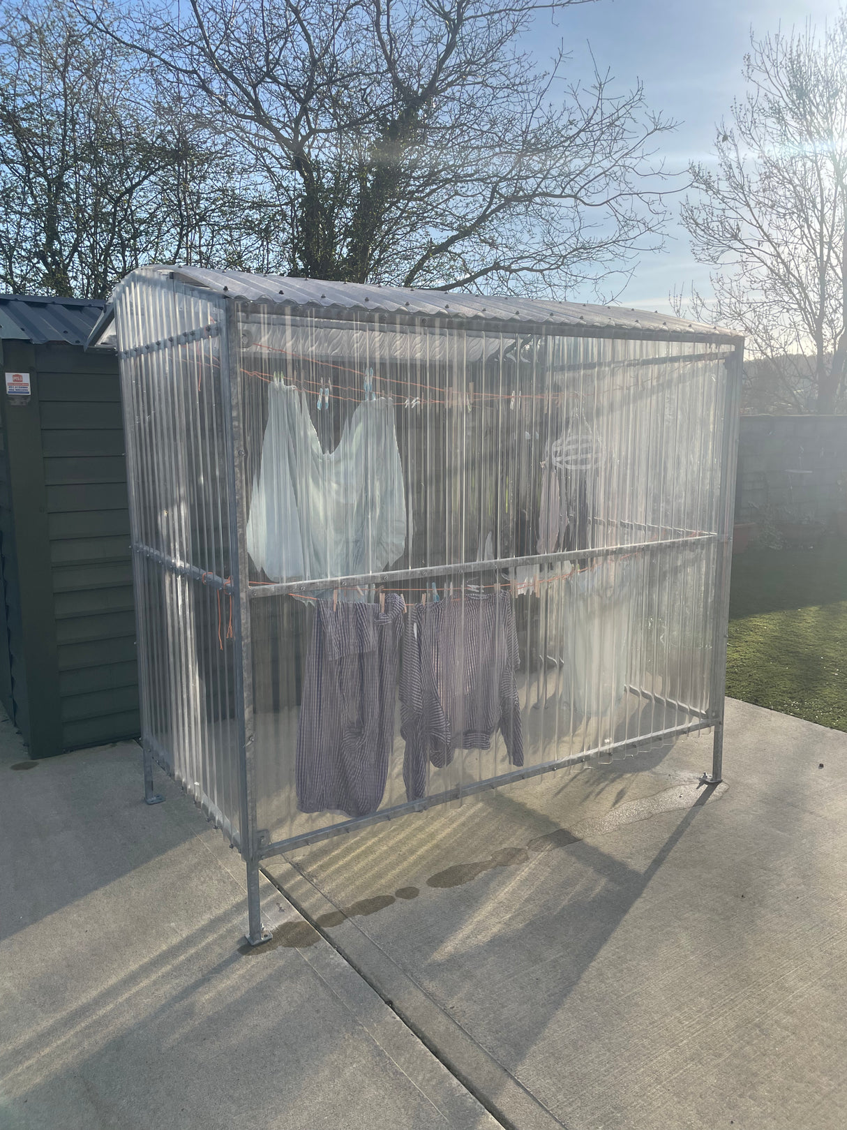 Covered clothes line
